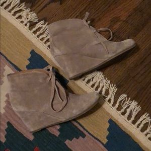 Dolce Vita Suede Taupe Booties Size 6.5